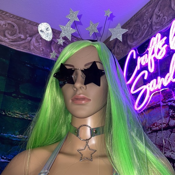 EUC White Rave Skirt - Picture 8 of 8